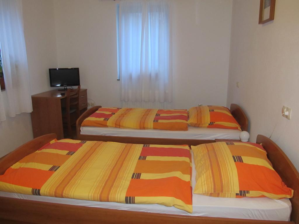 Tourist Farm Ljubica Villa Poljane nad Škofjo Loko Szoba fotó