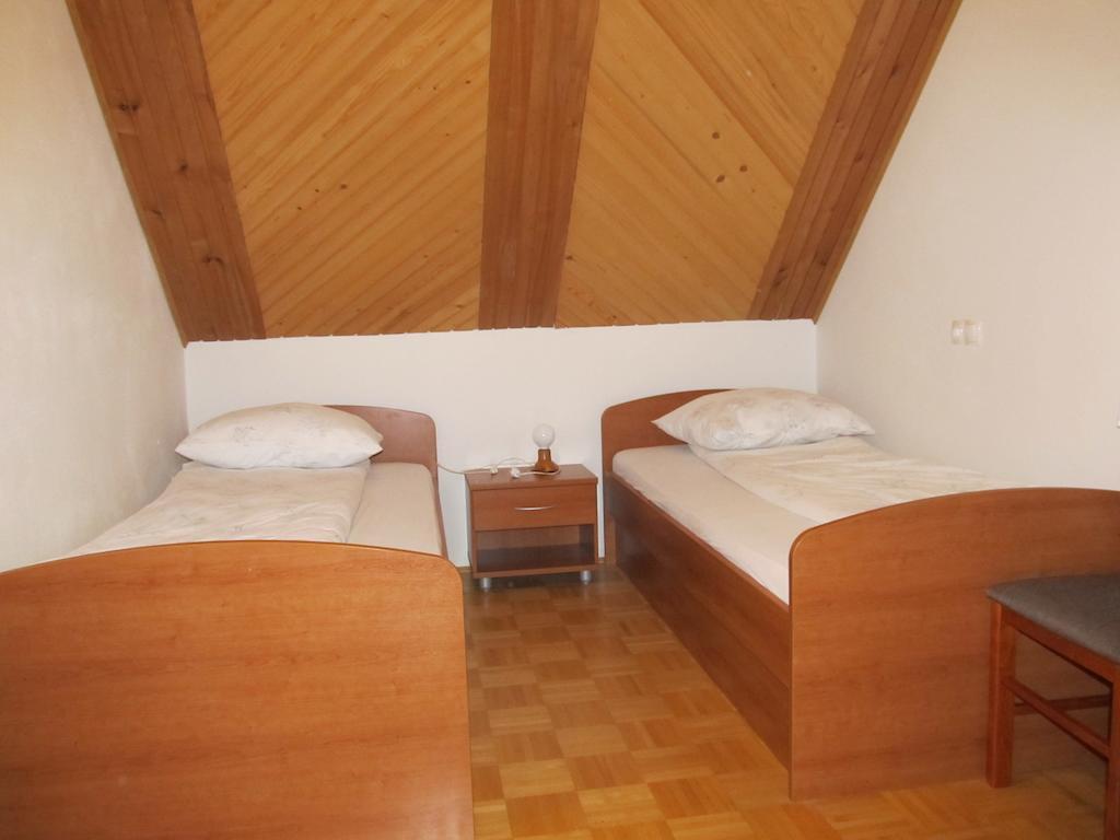 Tourist Farm Ljubica Villa Poljane nad Škofjo Loko Szoba fotó