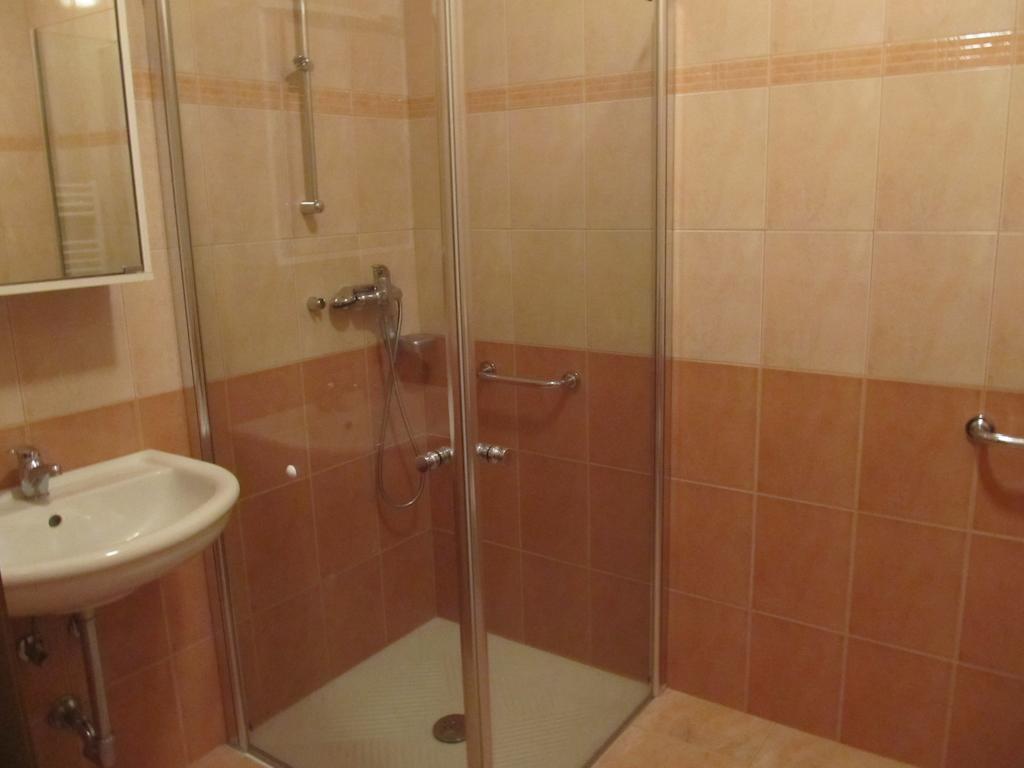 Tourist Farm Ljubica Villa Poljane nad Škofjo Loko Szoba fotó